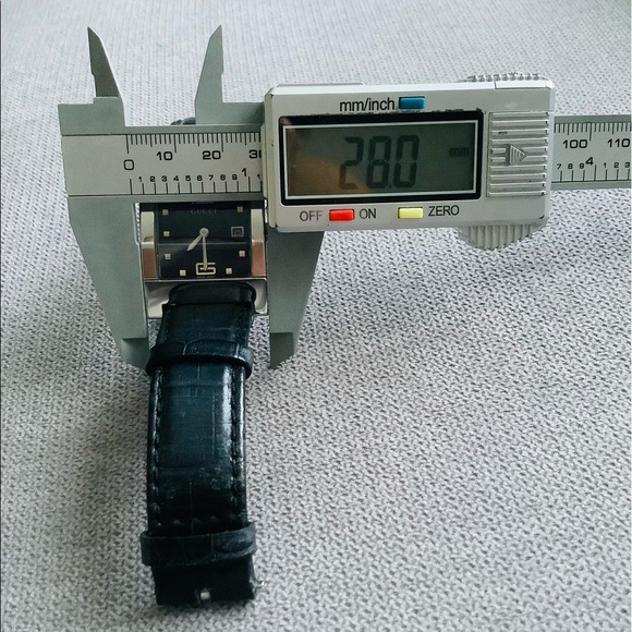 GORGEOUS Mens GUCCI BLACK dial watch 🔥🔥 - Picture 4 of 14